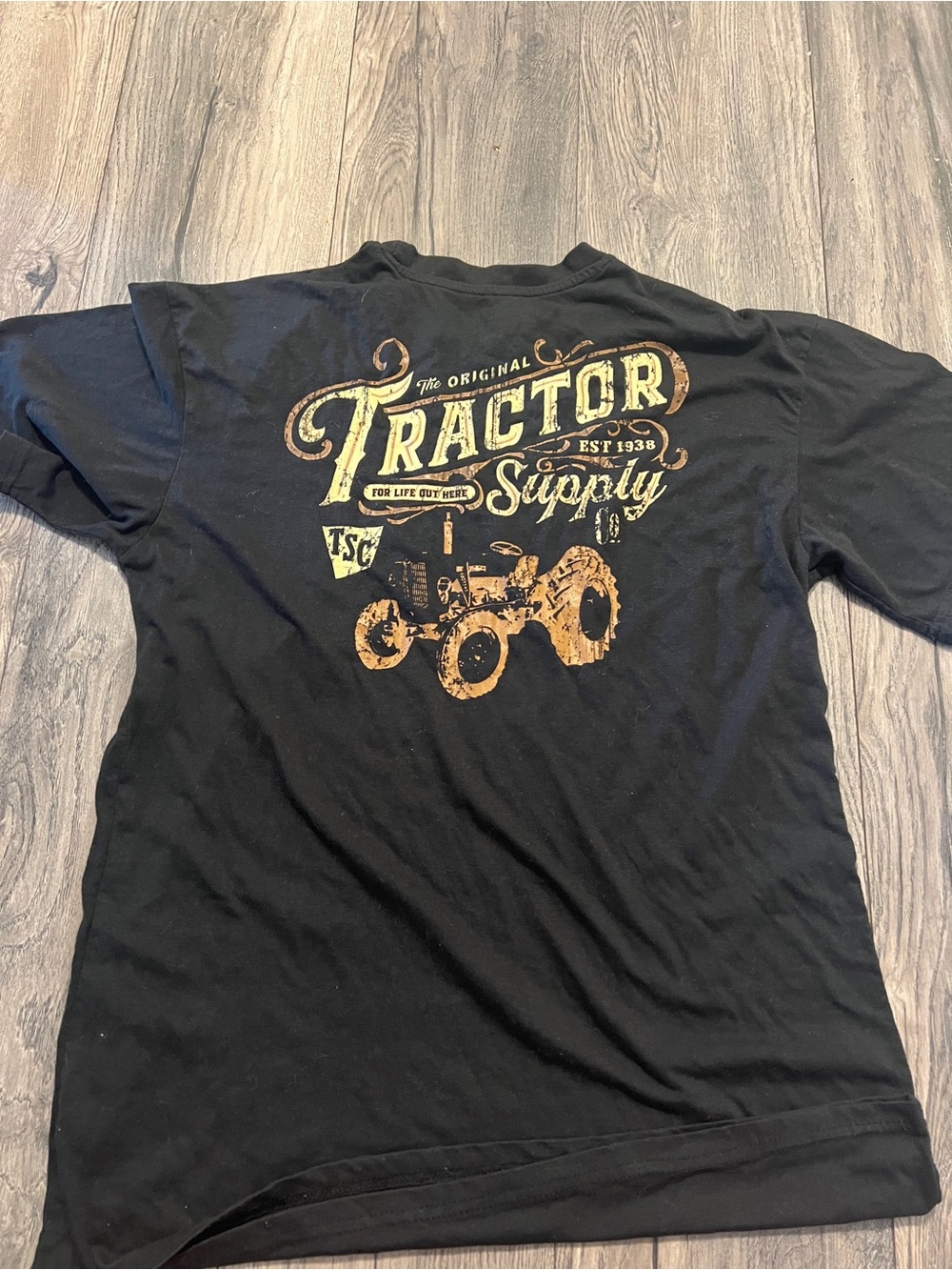 💛🦢5 FOR $10!!! 🦢💛 tractor supply tee